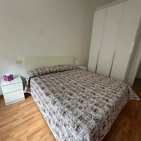 Bilocale Trendy A Solari 아파트 *